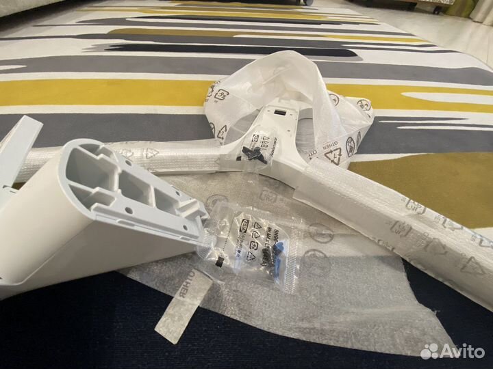 Настольная подставка под телевизор