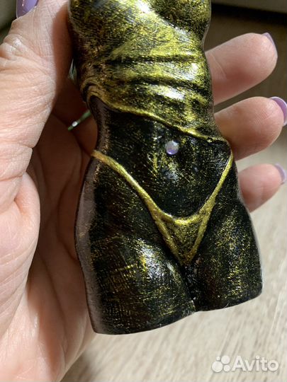 Торс девушки со стразими