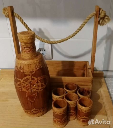 Набор из бересты (бутылка, рюмки). Штоф