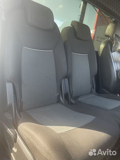 Сиденья для машины