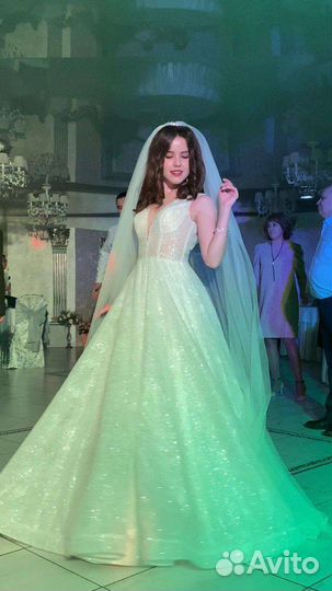 Свадебное платье с фатой