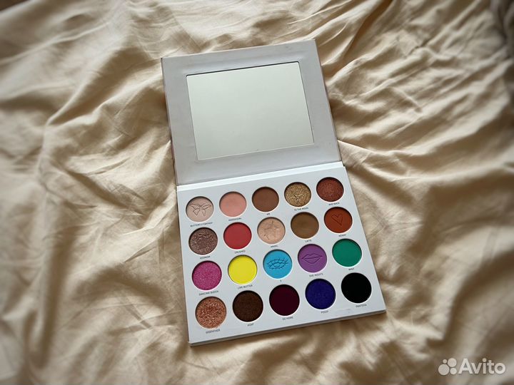 Палетка теней morphe maddie ziegler imagination