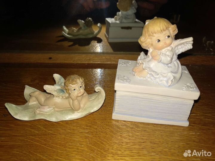 Статуэтки, копилки, сувениры