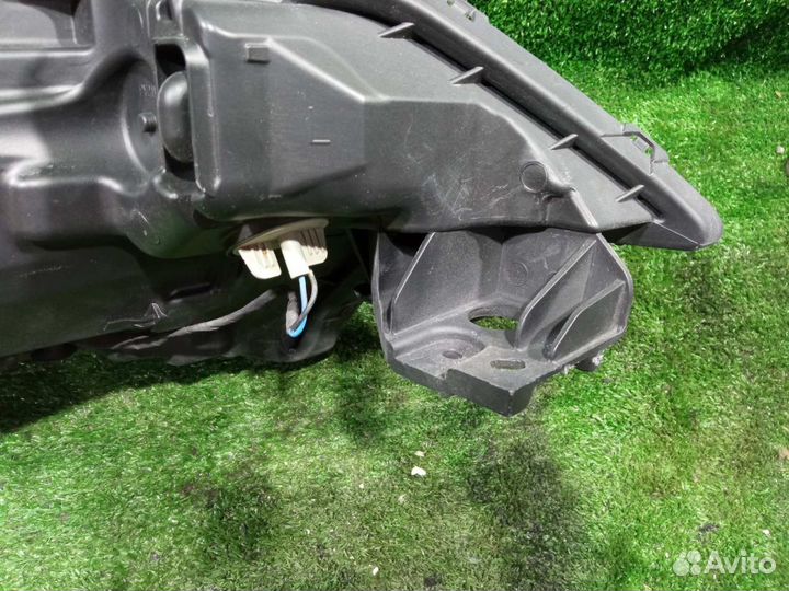 Фара Outlander 3 (15-18) L б/у все крепления целые