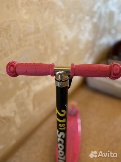 Самокат трехколесный