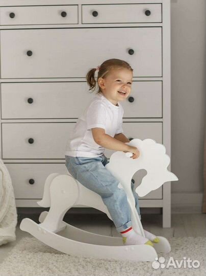 Детская лошадка качалка деревянная