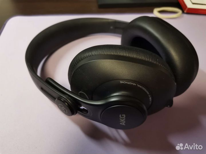 Беспроводные наушники AKG K361