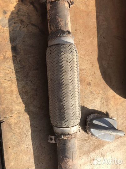 Выхлопная система Nissan Serena 24