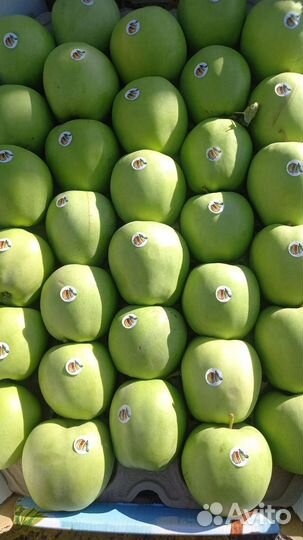 Яблоки Голден 14кг. коробка