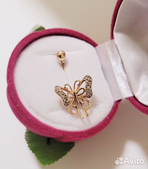 Пирсинг в пупок золотой