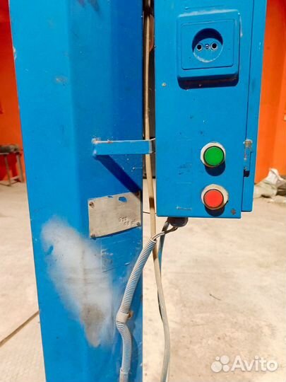 Подъемник автомобильный 4-х стоечный