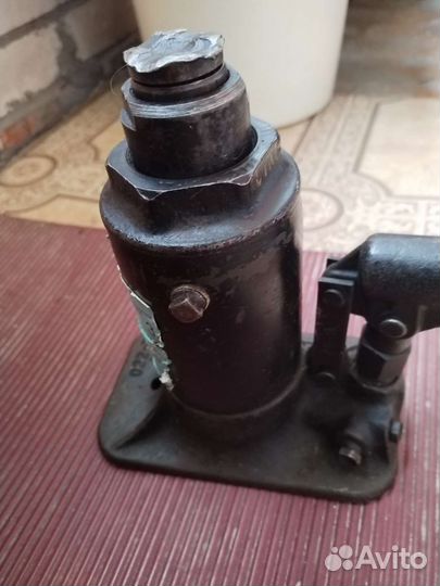 Домкрат гидравлический 3 т