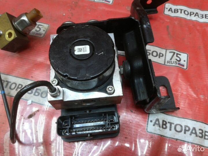 Блок abs Nissan Note E12 HR12DDR