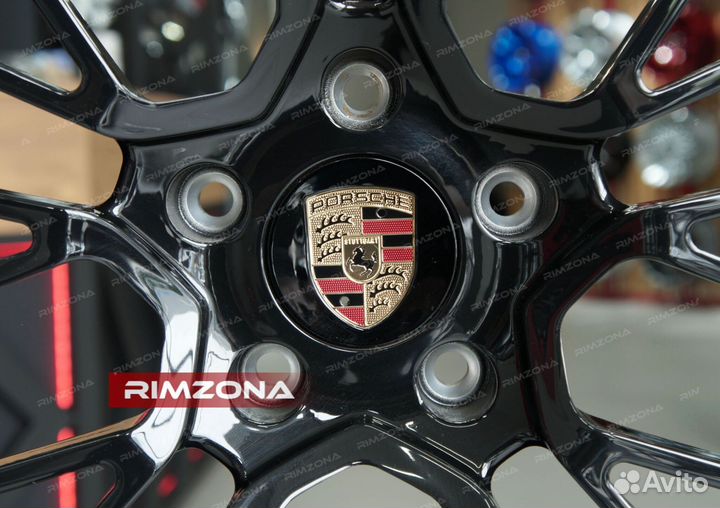 Кованые диски R21 на Porsche Panamera