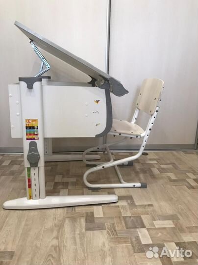Стол с стулом для школьника