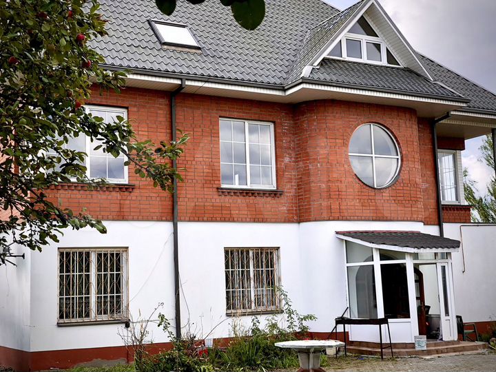 Дом 356 м² на участке 6 сот.