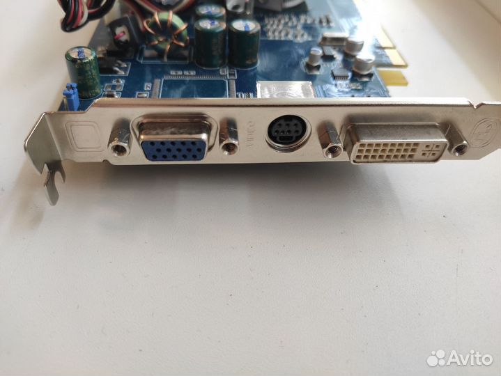 Видеокарта Sapphire Radeon X700 256MB