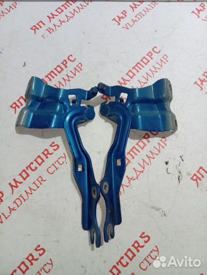 Петля капота передняя Mazda 3 Bl хетчбек PE 2.0