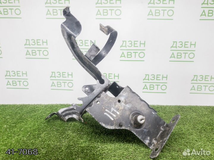 Кронштейн блока ABS Audi A6 C6