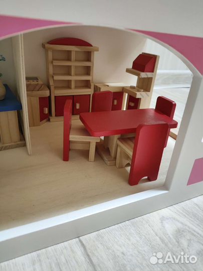 Домик кукольный