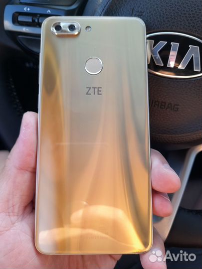 ZTE Blade V9, 3/32 ГБ