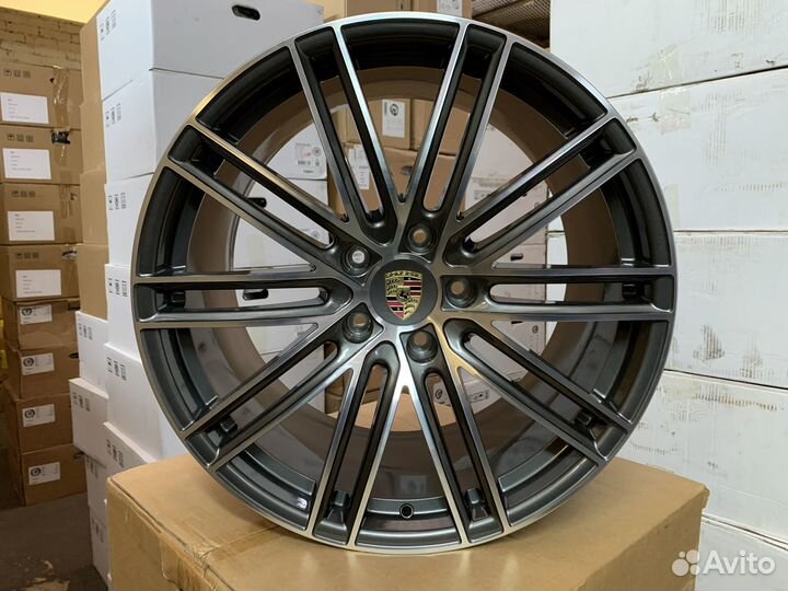 Колеса на Porsche Macan R21 зимние