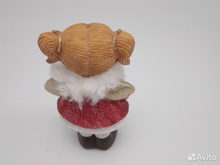 Девочка новогодняя 8см полистоун