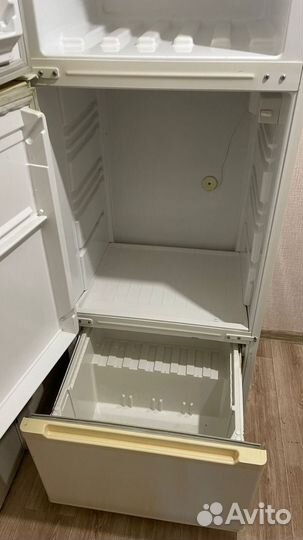 Холодильник stinol 104