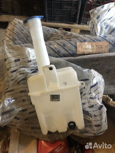 Бачок омывателя лобового стекла Kia Spectra