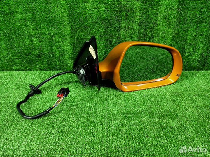 Зеркало правое Audi Q3 8U