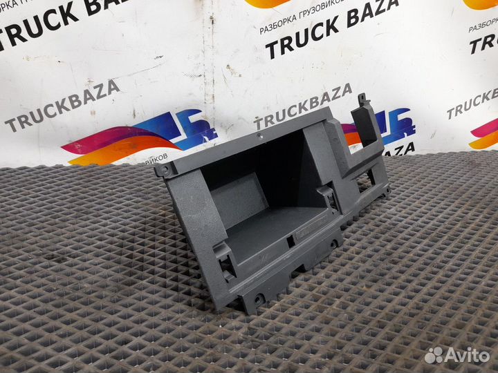 82265890 Рамка корпуса торпедо(бардачка) Renault T