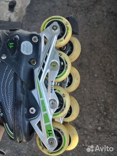 Роликовые коньки