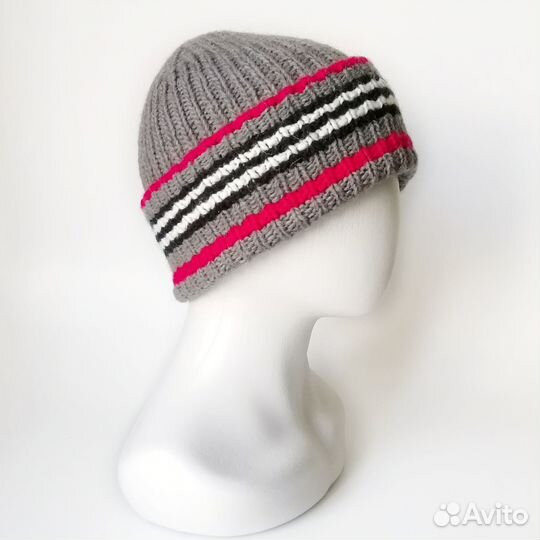 Теплая зимняя вязаная шапка для мужчины