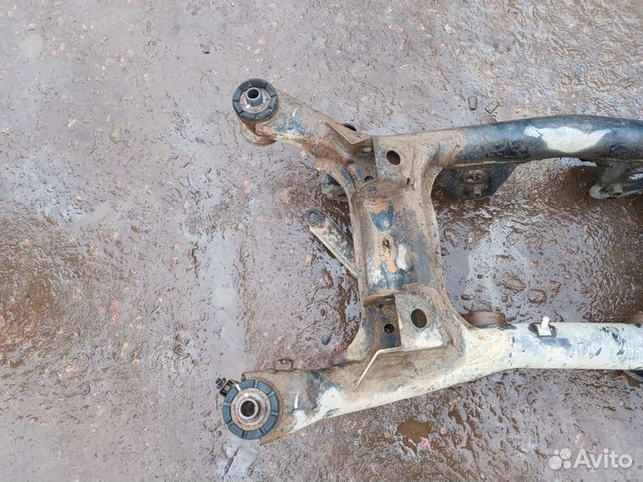 Подрамник задний Сузуки Гранд витара 2008 г