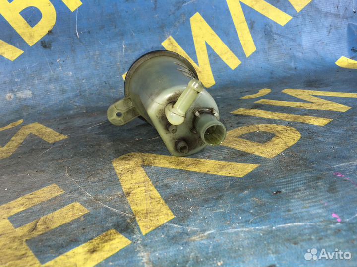 Бачок гур Ford Focus 2