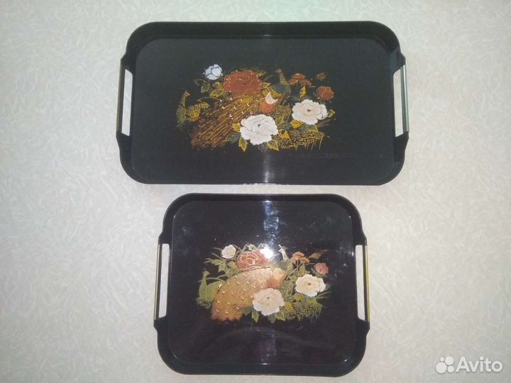 Заварочный чайник, сливочник, поднос,вилки,тарелки