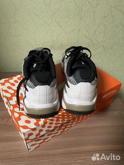 Кроссовки Nike оригинал на 41-42р