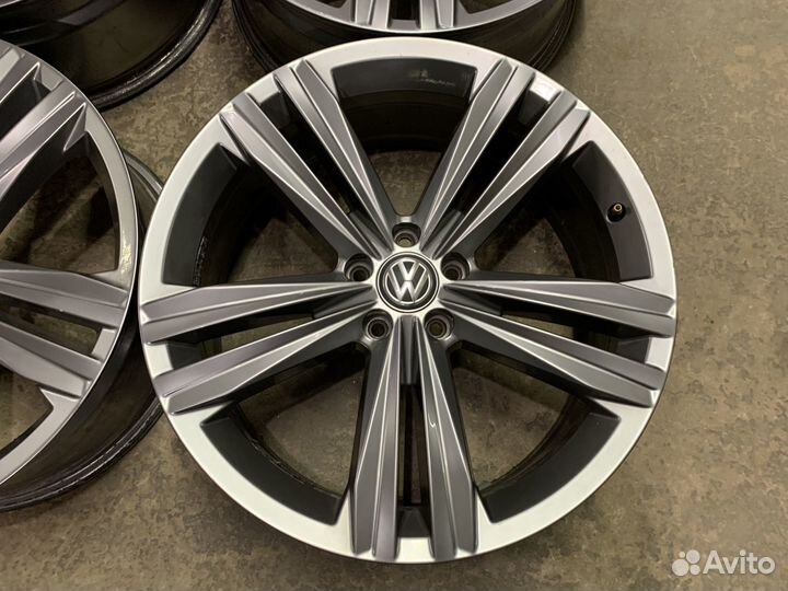 Комплект дисков оригинал Volkswagen sebring R20