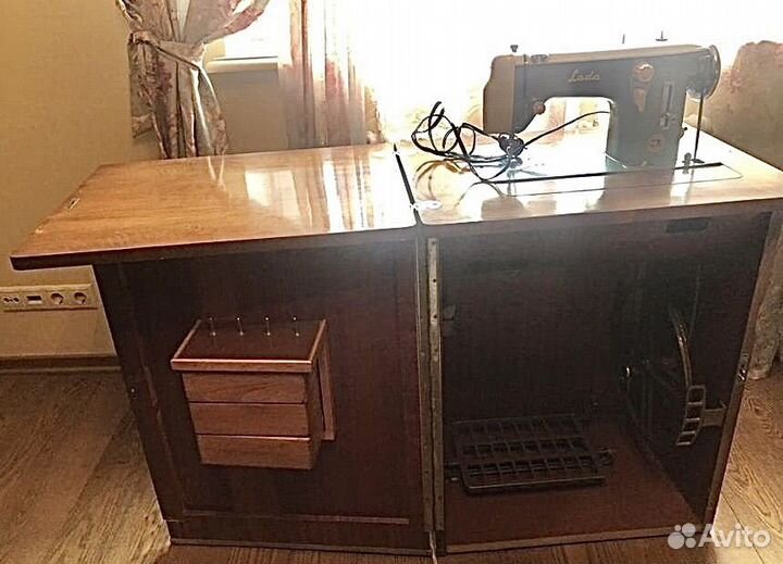 Швейная машина Лада 233