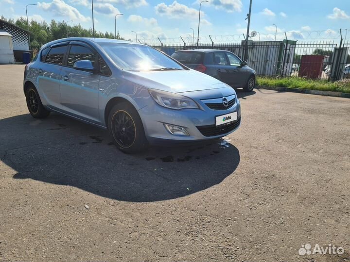 Opel Astra 1.6 AT, 2011, 155 000 км