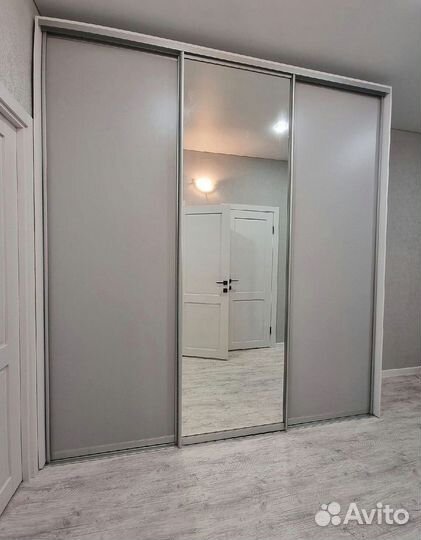 Распашной шкаф