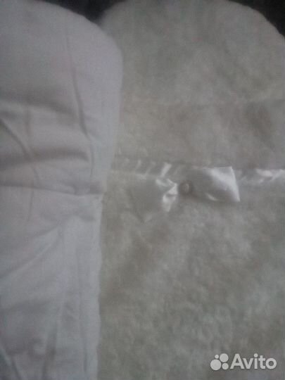 Конверт белый,меховой +детские вещи