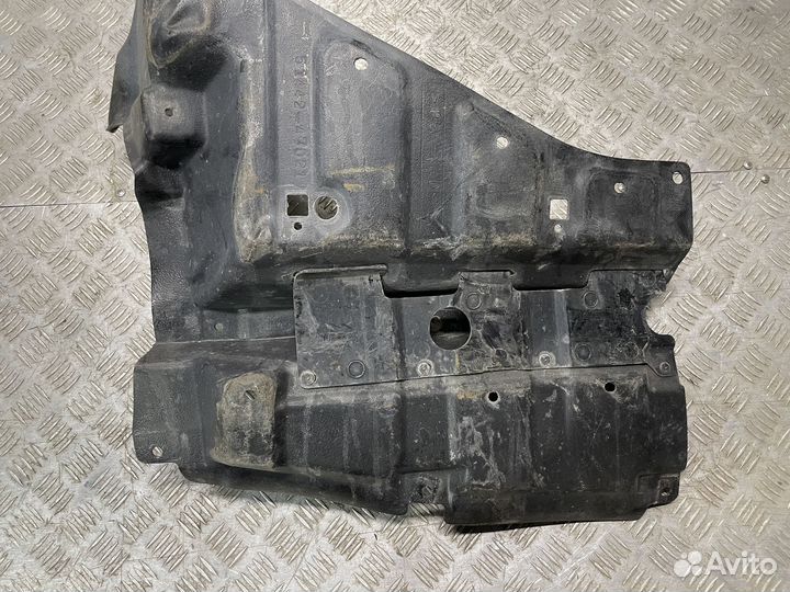 Защита двигателя левая Toyota Prius 20