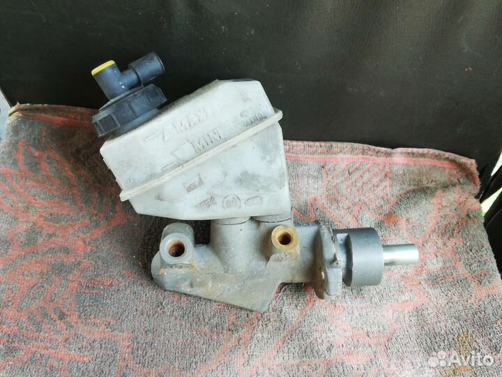 Главный тормозной цилиндр Рено Клио 2