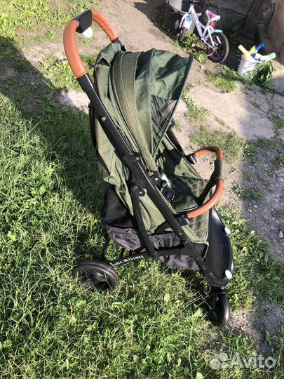 Прогулочная коляска yoya