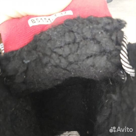 Новые зимние кроссовки на 35