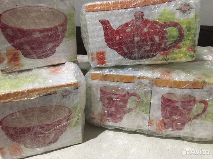 Новый набор посуды чайник, чашки, миски