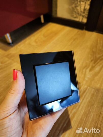 Выключатель черный