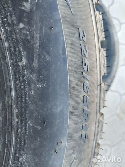 Roadstone Winguard WinSpike SUV 225/65 R17 106T