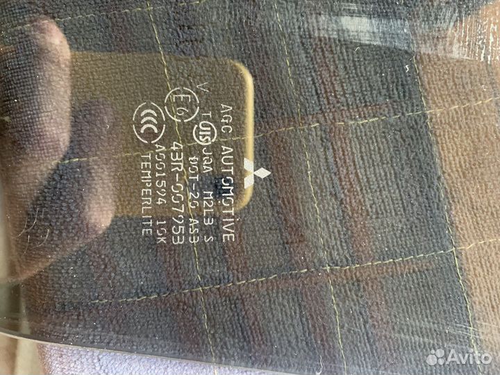 Стекло переднее правой двери mitsubishi lancer c